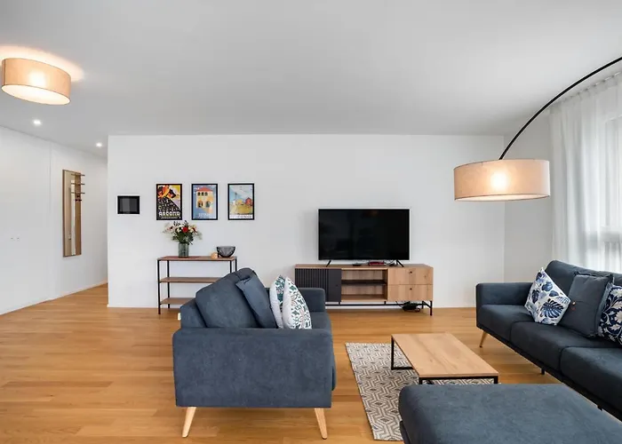 Loctowers A4-8-2 By Interhome * Локарно